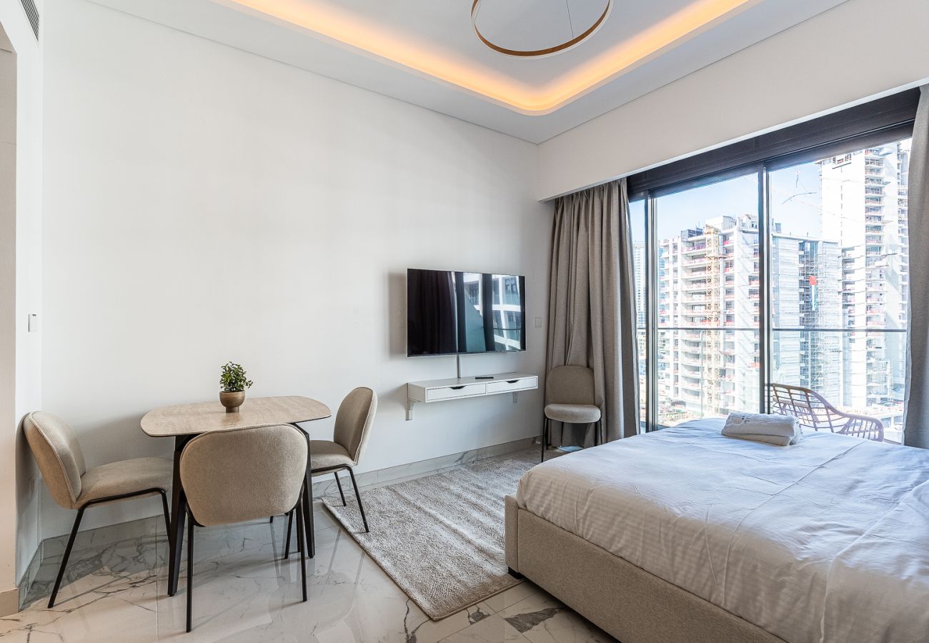 公寓 在 Dubai - Modern Studio Apartment with Outdoor views
