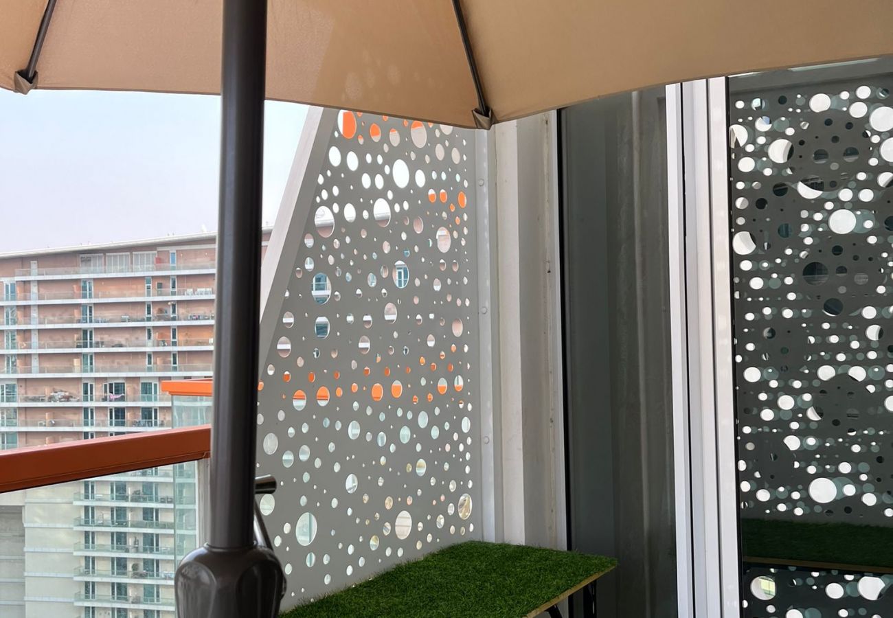 工作室 在 Dubai - It’s great view at night from your balcony and even bed