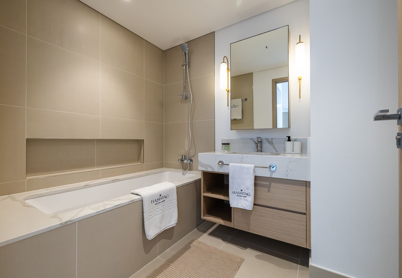 公寓 在 Dubai - Modern Comfort Meets Elegance in Creek Harbour – 1BDR at 17 Icon Bay