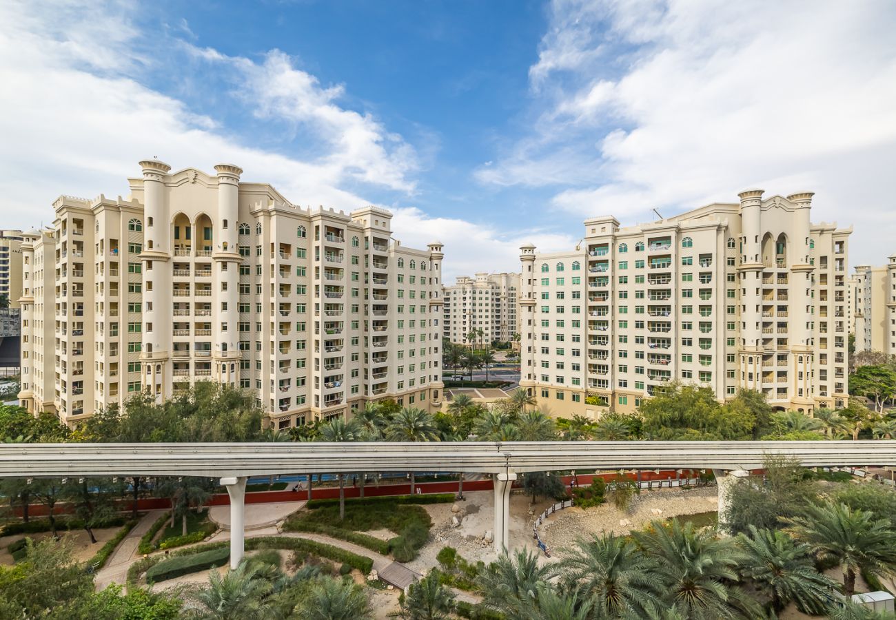 公寓 在 Dubai - Spacious 2-Bedroom Apartment with Balcony on The Palm – Golden Mile 509 