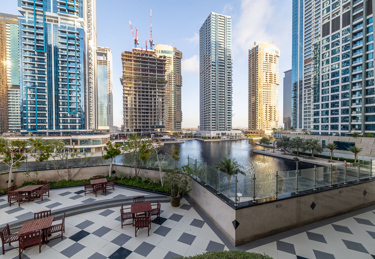 公寓 在 Dubai - Stylish 1-Bedroom Apartment with Lake Views in JLT – Lake View Tower