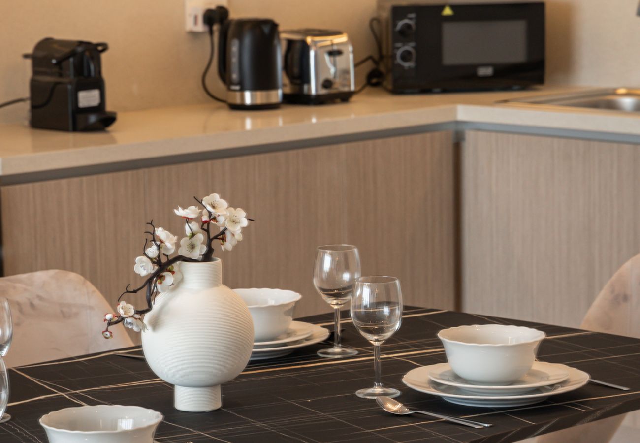 公寓 在 Dubai - Luxurious 2-Bedroom Apartment with Burj Khalifa & Waterfront Views 