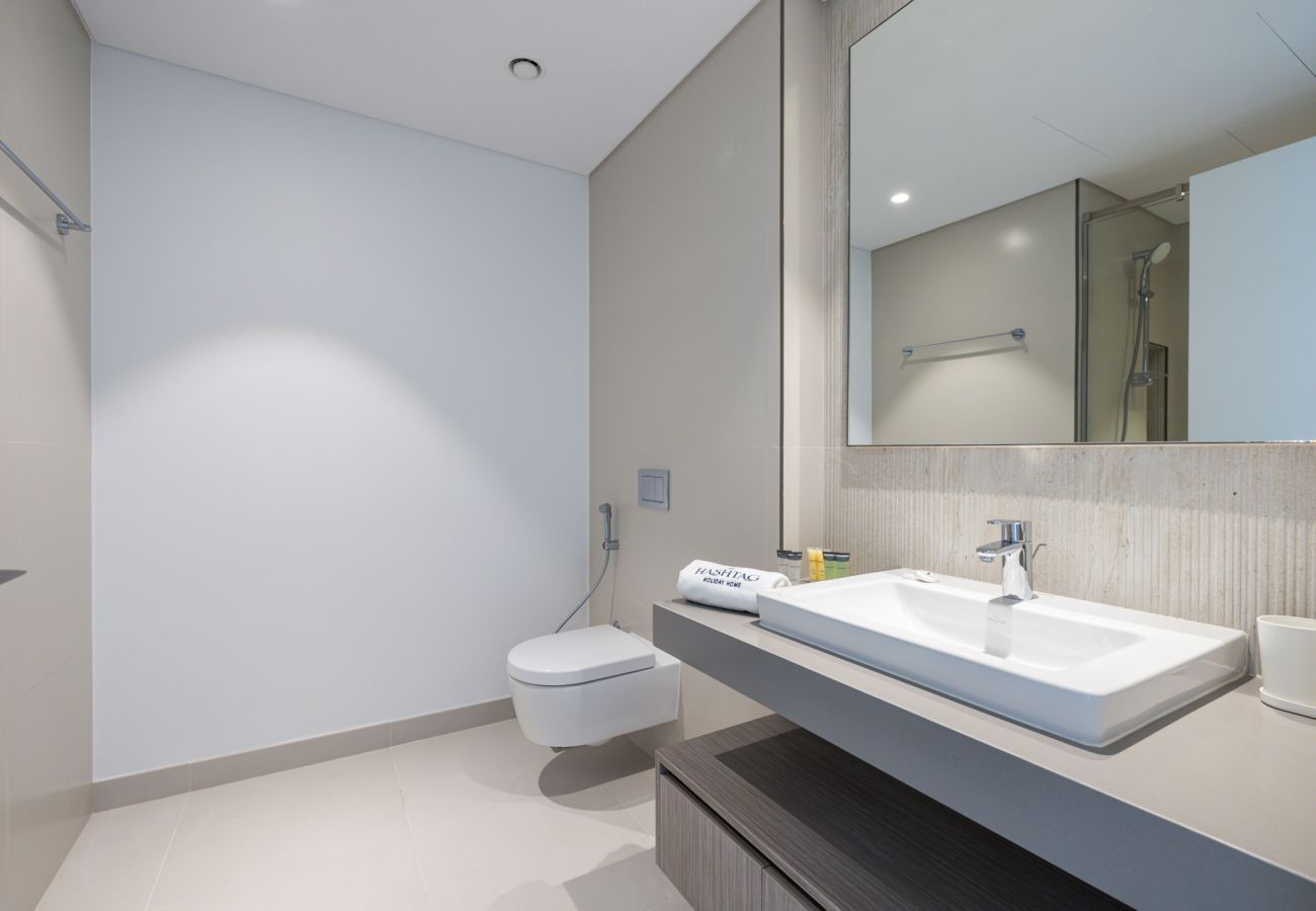 公寓 在 Dubai - Luxurious 2-Bedroom Apartment with Burj Khalifa & Waterfront Views 