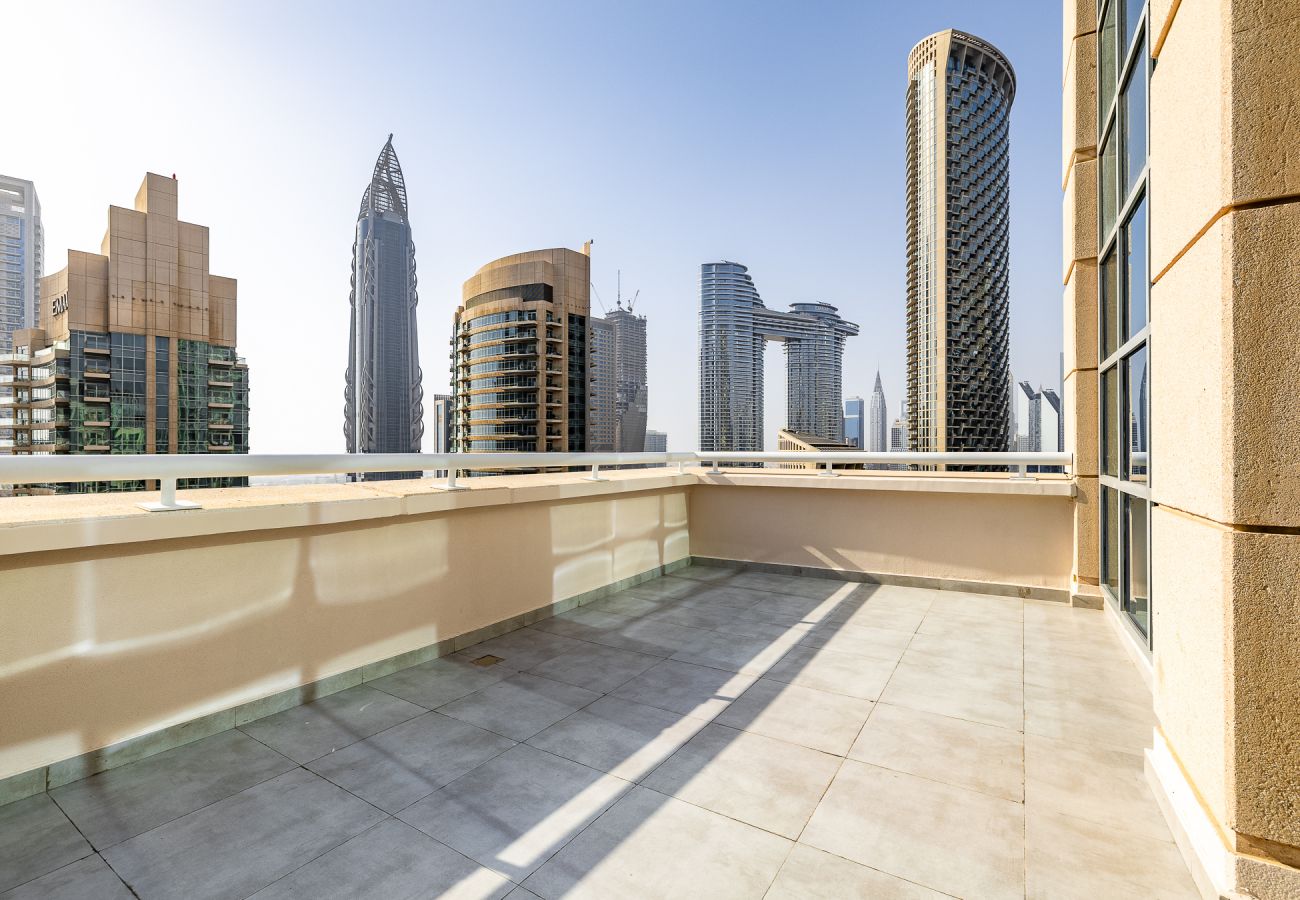 公寓 在 Dubai - Spacious 3-Bedroom Apartment with Stunning Downtown City Views