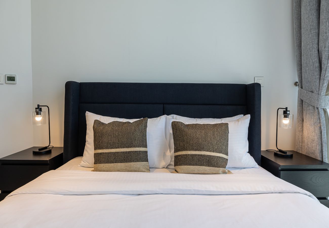 公寓 在 Dubai - Spacious 3-Bedroom Apartment with Maid’s Room & Burj Khalifa Views – Business Bay