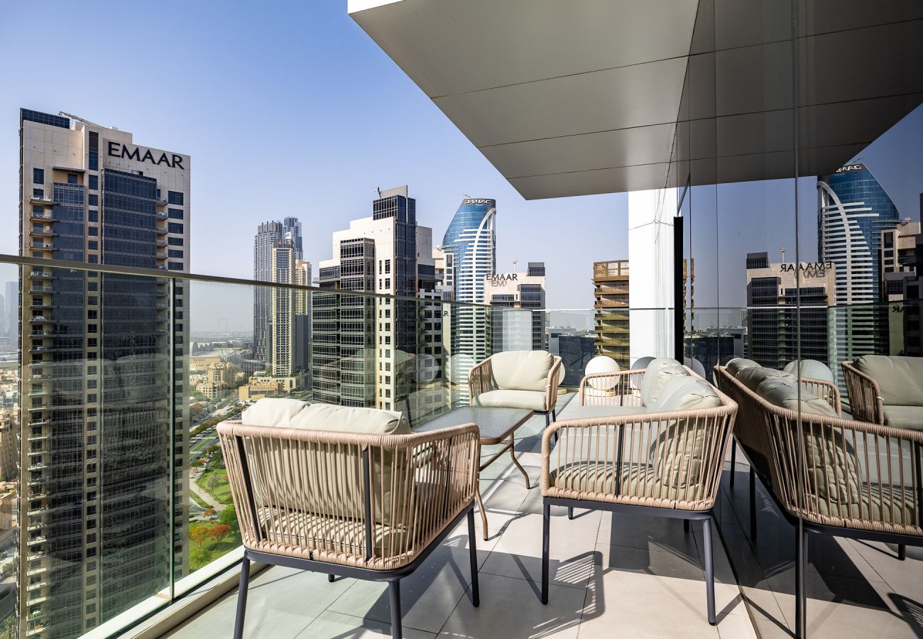 公寓 在 Dubai - Spacious 3-Bedroom Apartment with Maid’s Room & Burj Khalifa Views – Business Bay