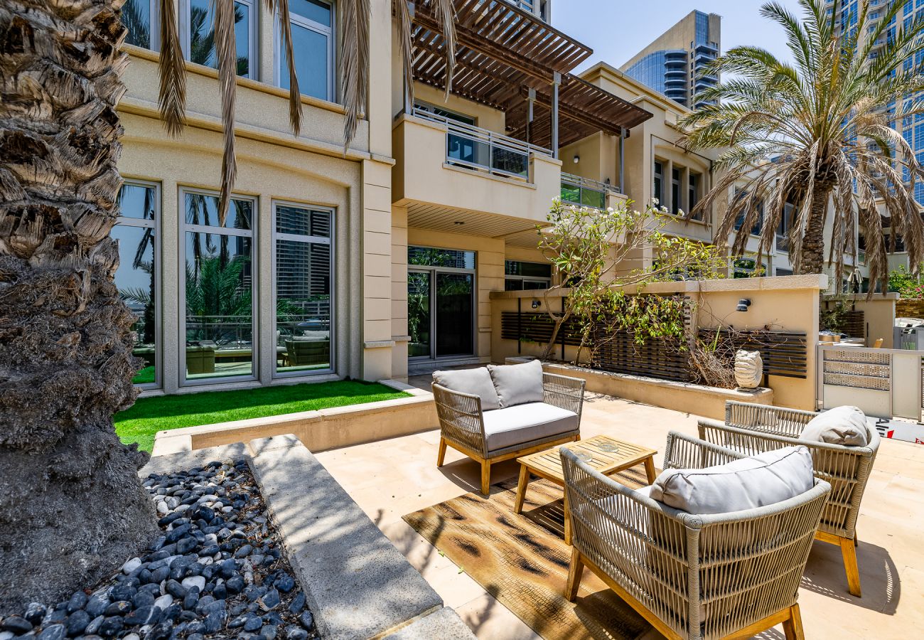 别墅 在 Dubai - Spacious 5BDR Villa in Dubai Marina I Waterfront 