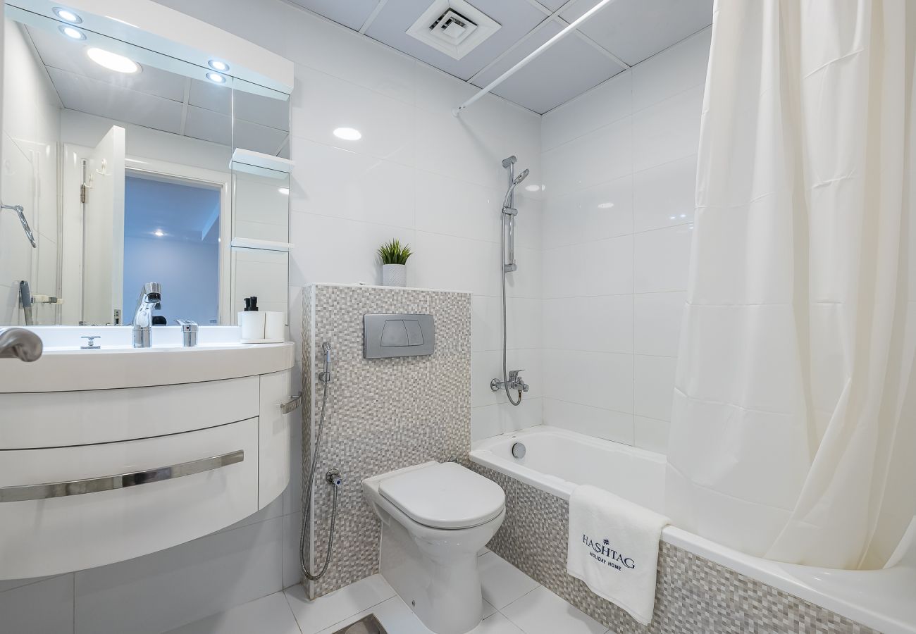 公寓 在 Dubai -  Modern 1-Bedroom Apartment in Dubai Marina – Steps from the Metro & JBR Beach