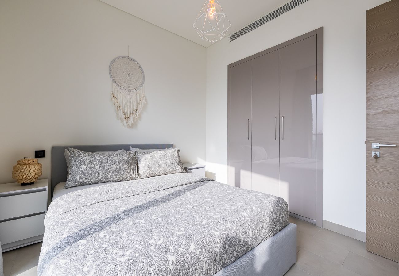 公寓 在 Dubai -  Modern 1-Bedroom Apartment with Burj Khalifa Views | Sobha Waves I 3515