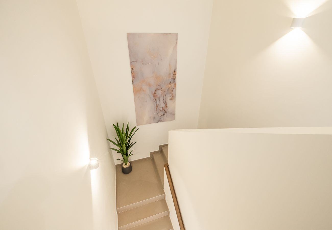 Townhouse 在 Dubai - Elegant villa with 3 BDR I Maid Room I Garden /B51