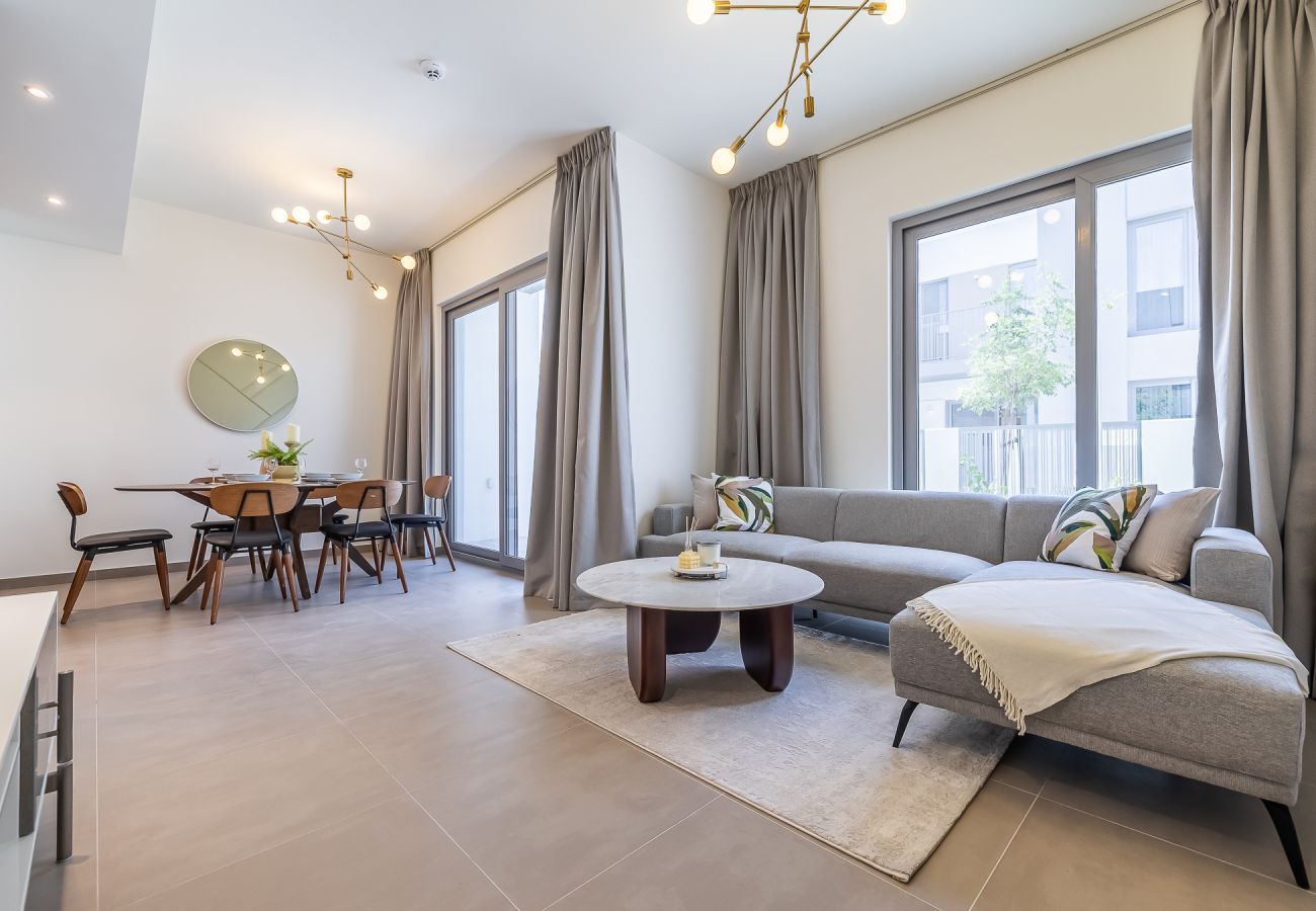 Townhouse 在 Dubai - Elegant villa with 3 BDR I Maid Room I Garden /B51