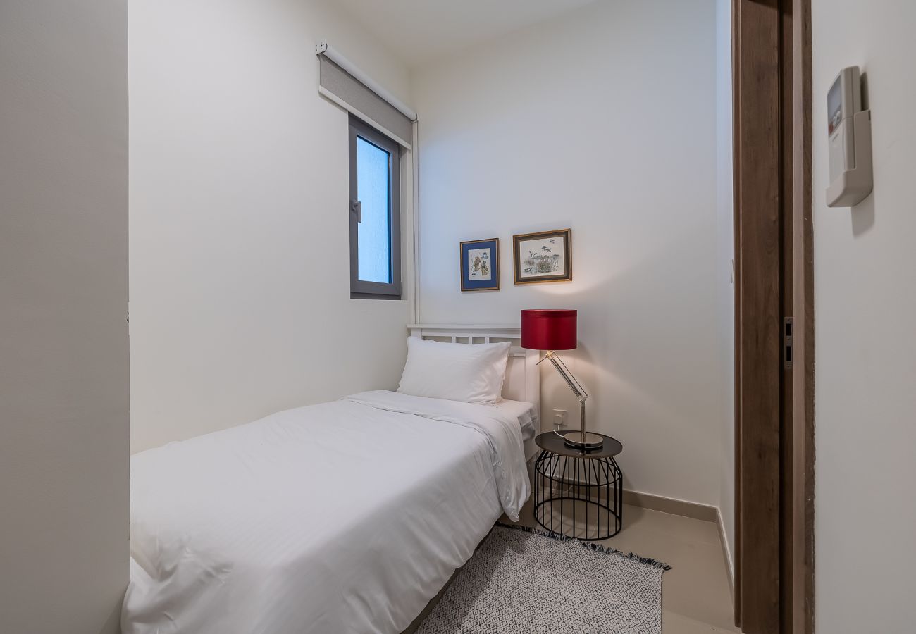 Townhouse 在 Dubai - Modern 3-Bedroom Villa with Garden | Tilal Al Ghaf | Family-Friendly / B245