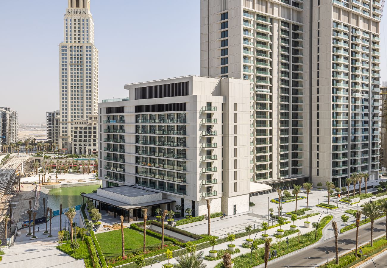 公寓 在 Dubai - Elegant 3-Bedroom Apartment with Maid’s Room in Creek Gate – Dubai Creek Harbour