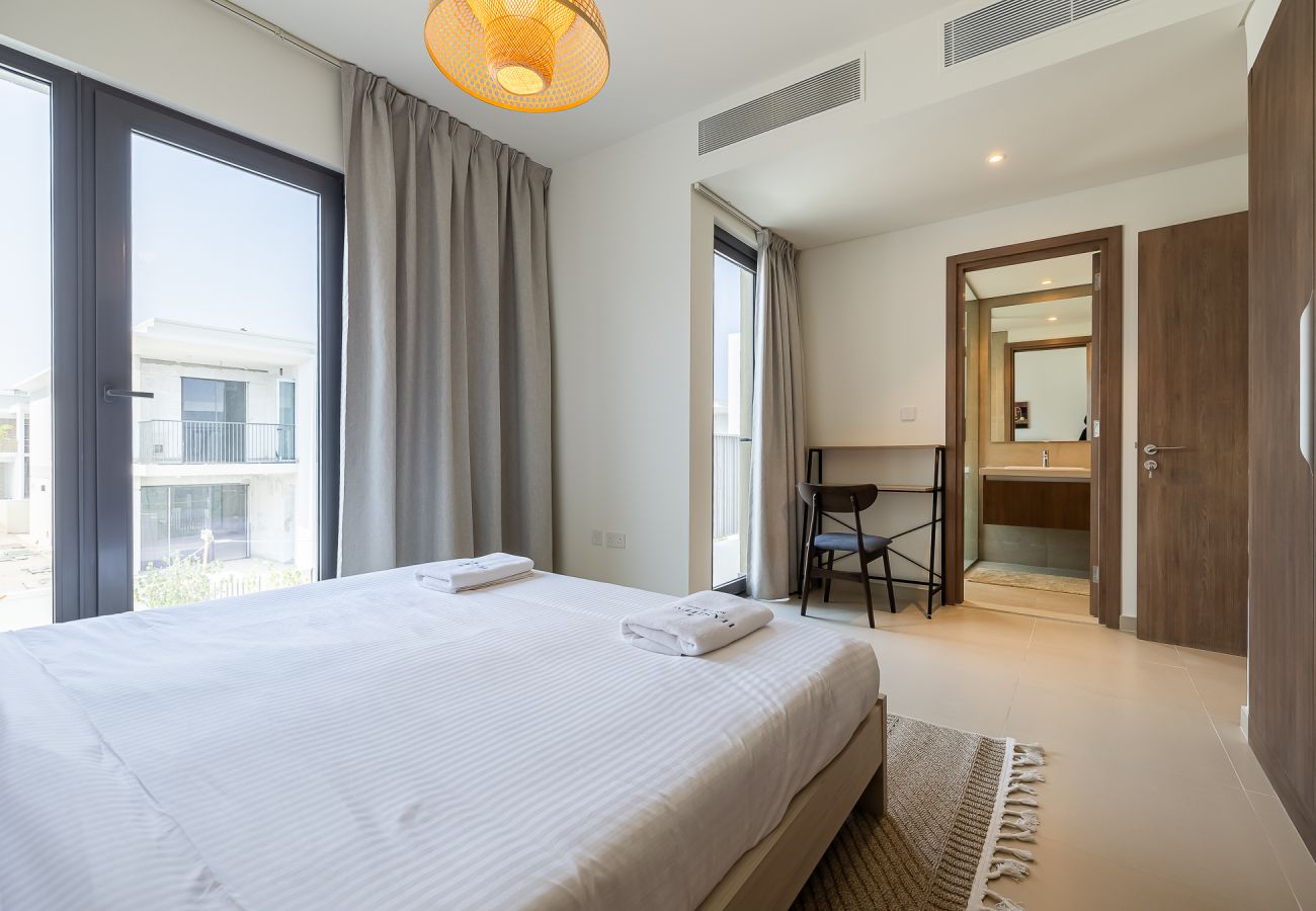 Townhouse 在 Dubai - Exquisite 3-Bedroom Villa in Tilal Al Ghaf with Private Garden and Modern Amenities I B329