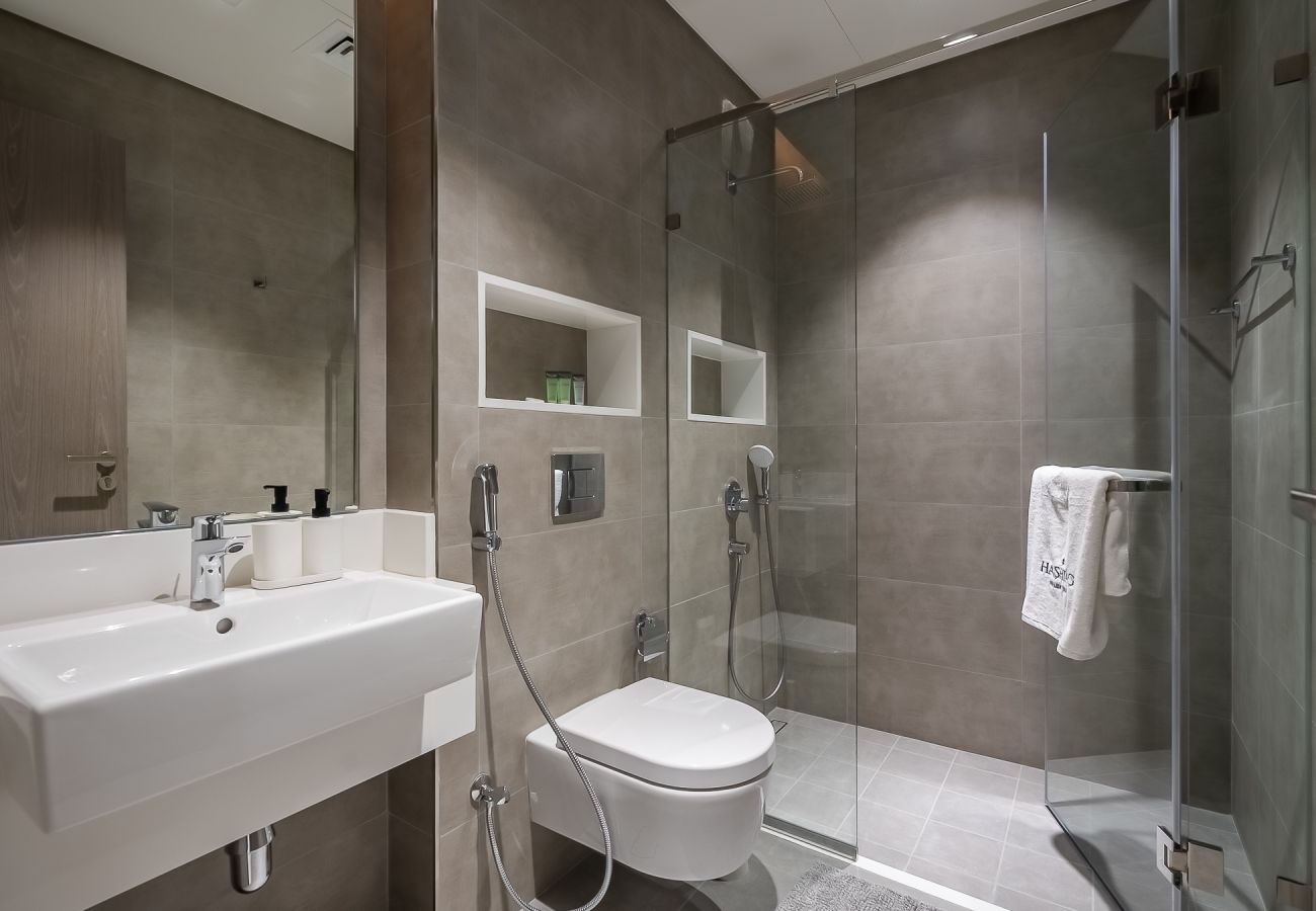 公寓 在 Dubai - Spacious 3BDR + Maid Room / Residences 13 / District One