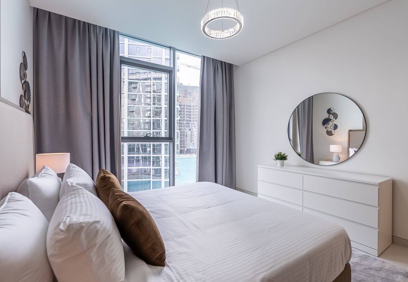 公寓 在 Dubai - Spacious 3BDR + Maid Room / Residences 13 / District One