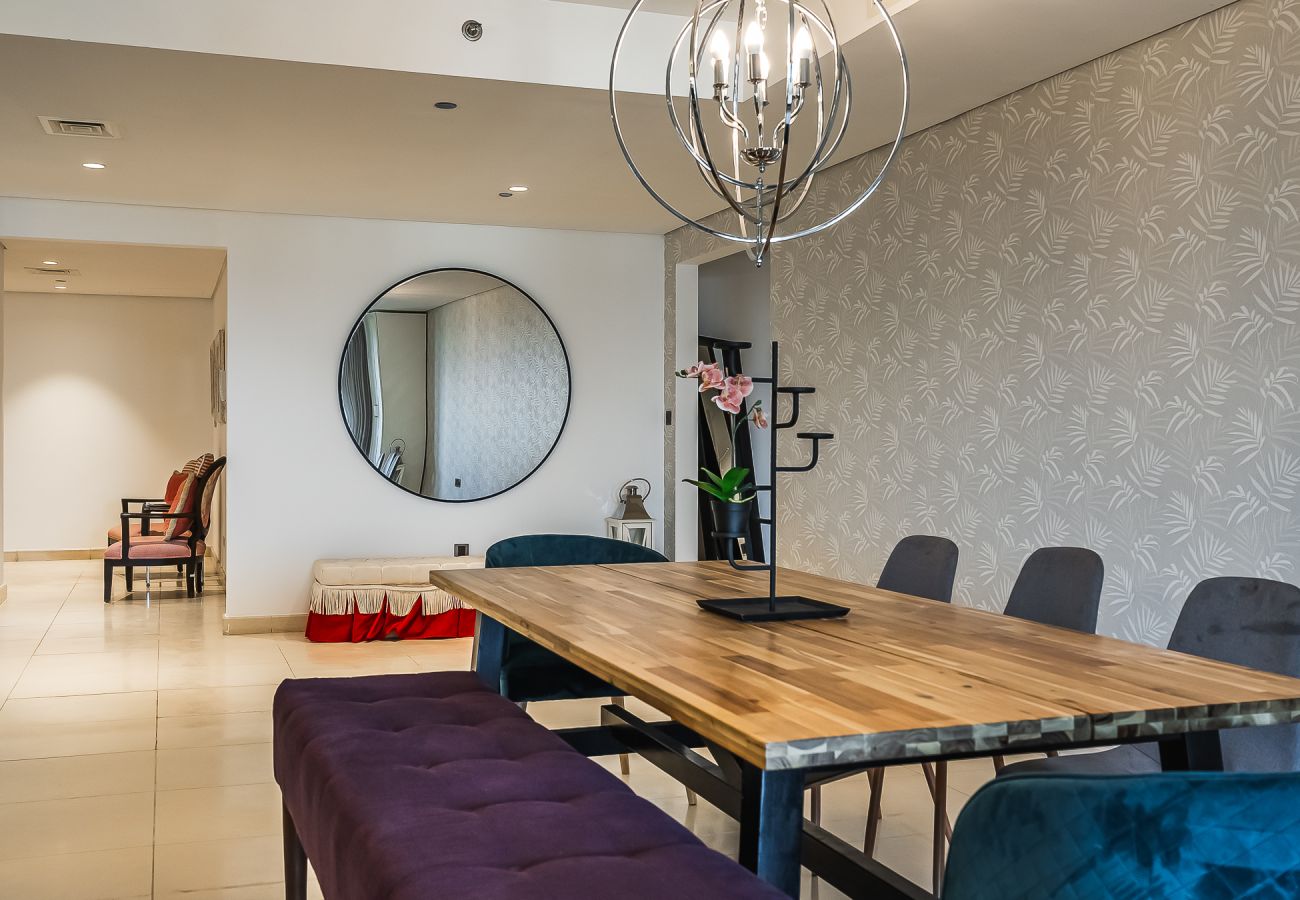 公寓 在 Dubai - Renovated 4BDR in Palm Jumeirah