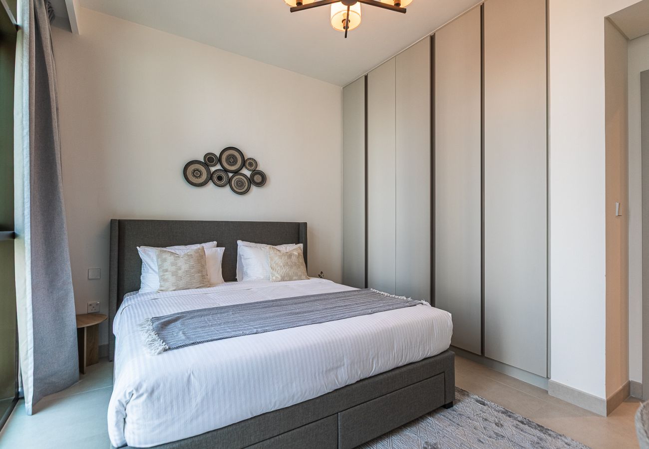 公寓 在 Dubai - Modern Comfort Meets Creekside Elegance | 1BR at Creek Crescent Tower