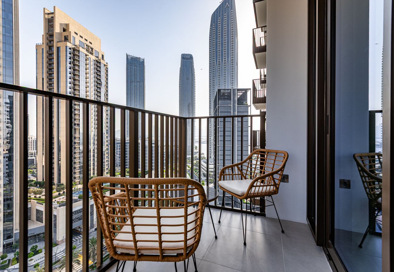 公寓 在 Dubai - Modern Comfort Meets Creekside Elegance | 1BR at Creek Crescent Tower