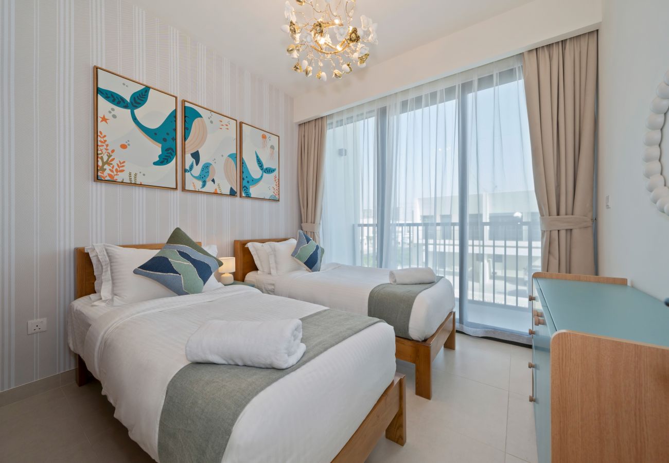 Townhouse 在 Dubai - Spacious 3-Bedroom Townhouse with Maid’s Room & Private Garden